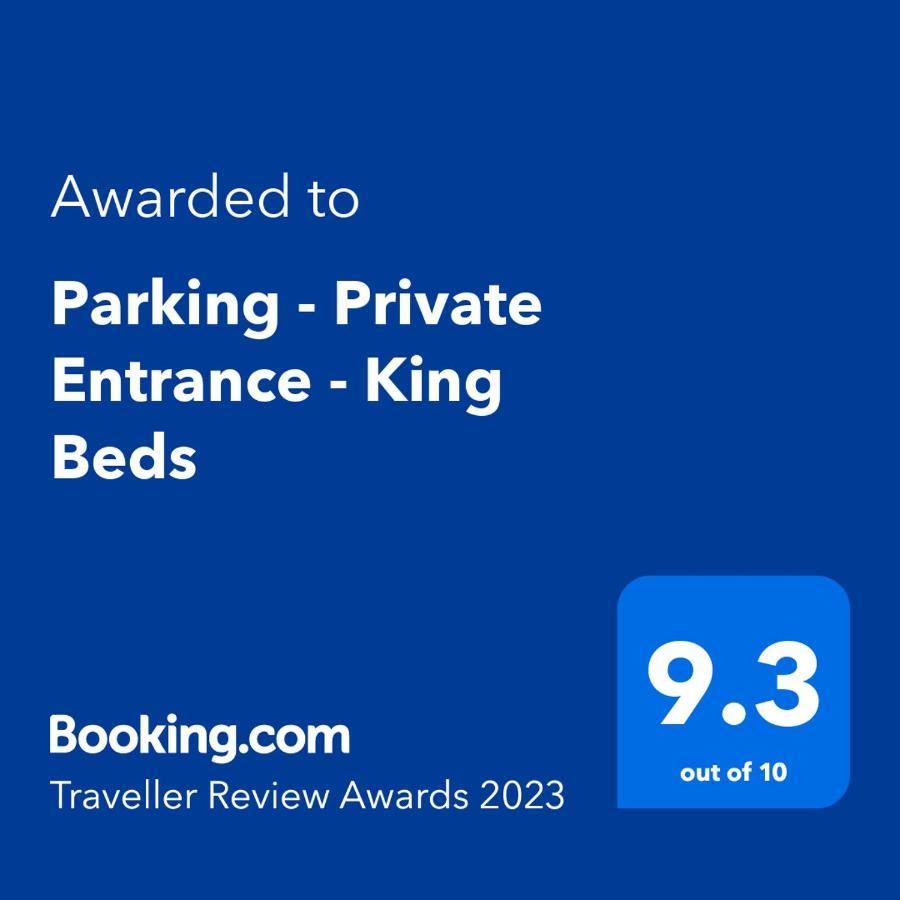 Parking - Private Entrance - King Beds Apartment Boston Bagian luar foto